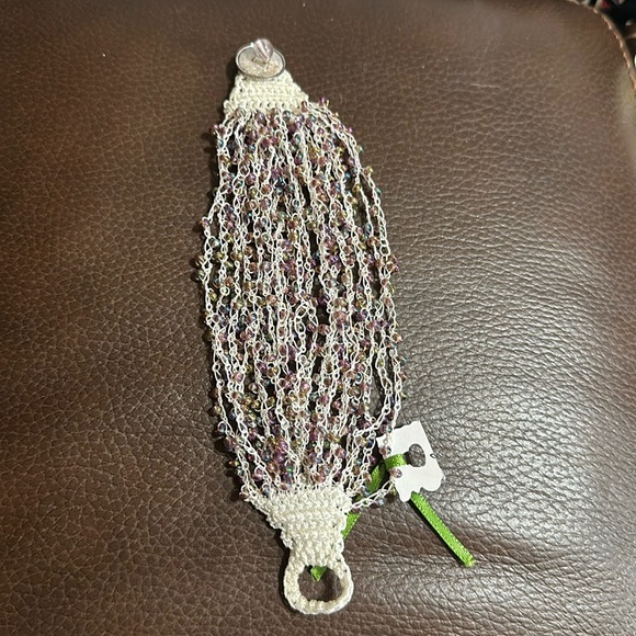 Homemade Button Bracelet - Picture 1 of 5